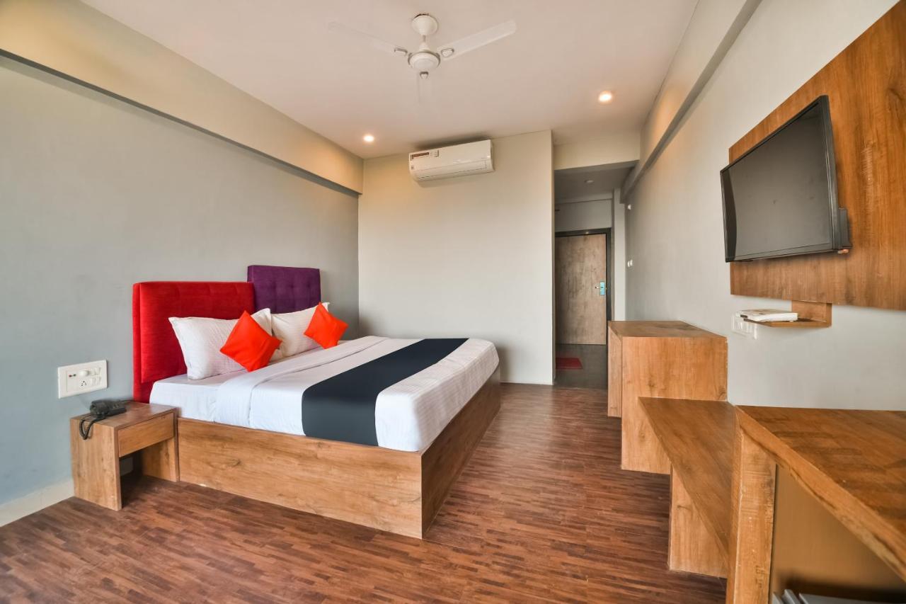 แคปิตัล โอ 48457 อมฤต พาเลซ Hotel Bhilwara ภายนอก รูปภาพ