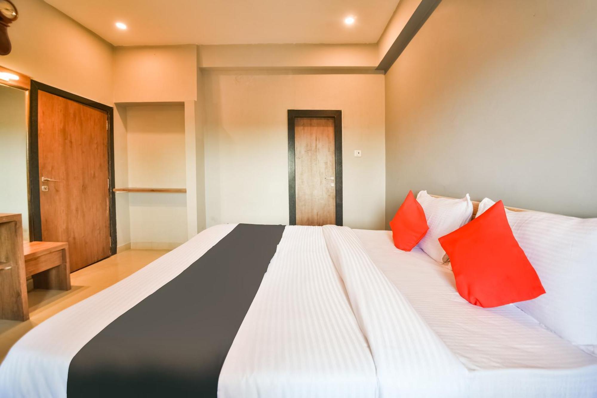 แคปิตัล โอ 48457 อมฤต พาเลซ Hotel Bhilwara ภายนอก รูปภาพ