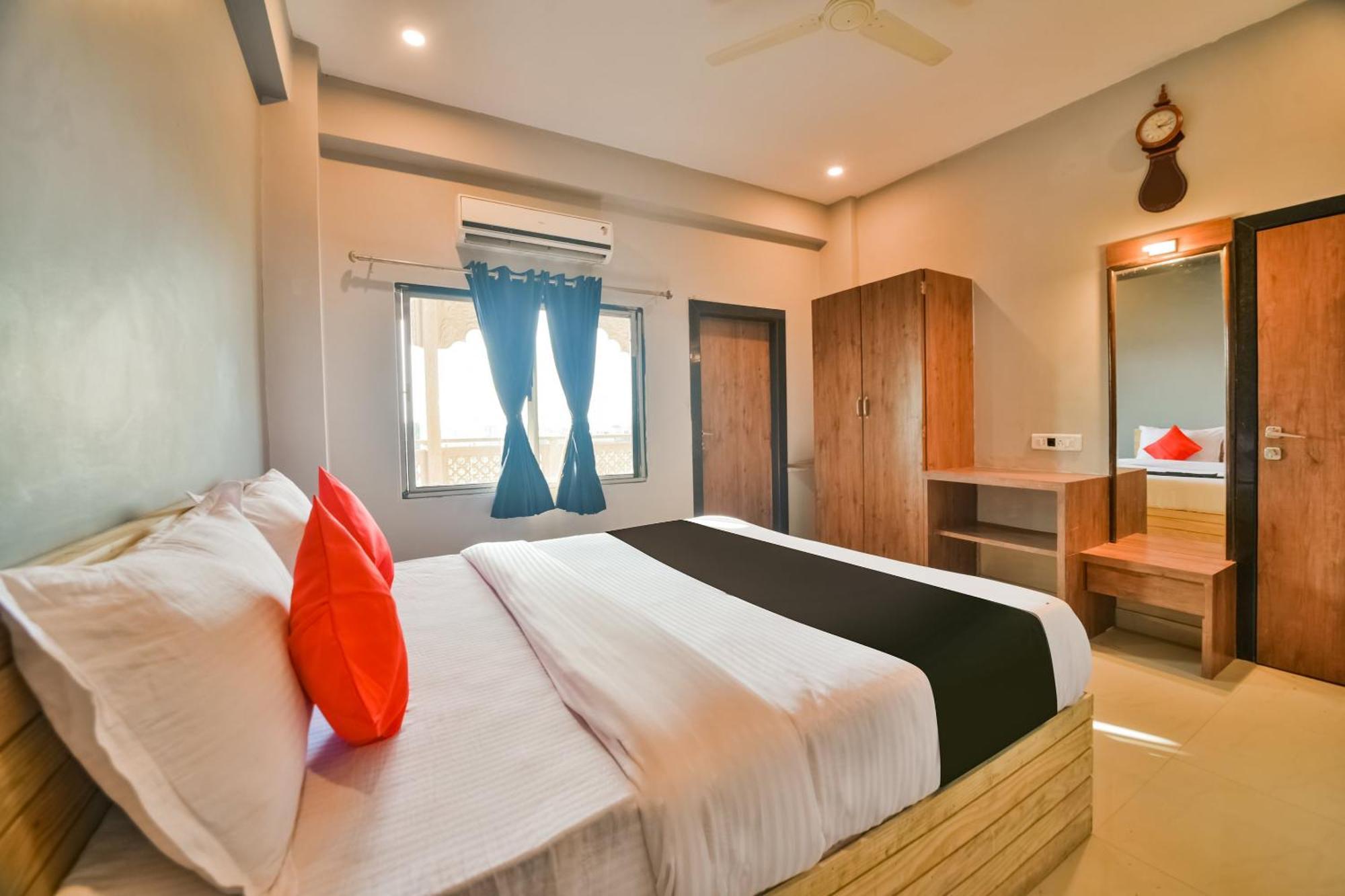 แคปิตัล โอ 48457 อมฤต พาเลซ Hotel Bhilwara ภายนอก รูปภาพ